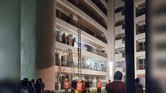 Apartment Roof Collapse: फ्लॅटचे रिनोव्हेशन सुरू असताना छत कोसळले आणि...; २२ मजली टॉवरमध्ये भीषण दुर्घटना