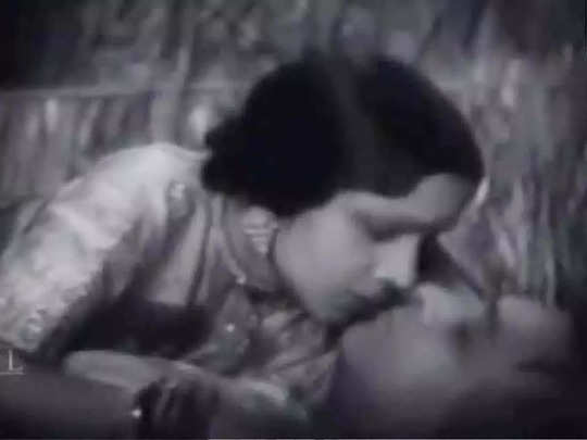 इंडियन सिनेमा का पहला सबसे लंबा Kissing सीन जिस पर खूब मचा था बवाल, जानिए उसकी असल कहानी 