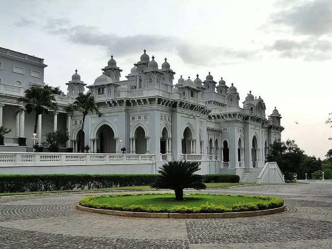 -falaknuma-palace-hyderabad