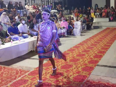 Chhattisgarh News : बस्‍तर में अनूठा फैशन शो, आदिवासी कला-संस्कृति के प्रदर्शन के साथ ट्रांसजेंन्डर्स का रैम्प वॉक 