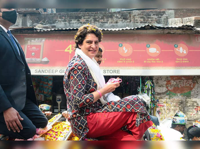 Lucknow: AICC General Secretary & UP in-charge Priyanka Gandhi Vadra during a ro...