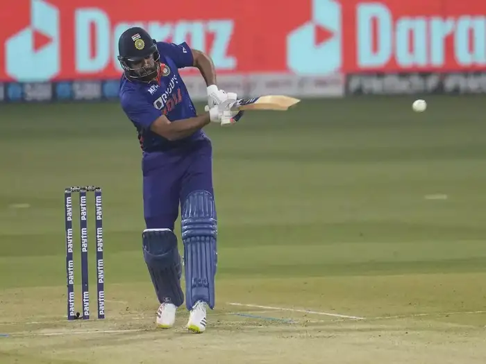 रोहित शर्मा सबसे ज्यादा रन बनाने वाले बल्लेबाज बने