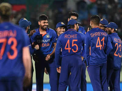 IND vs SL 3rd T20I Highlights: रोहित के रणबांकुरों ने फिर ढाही लंका, भारत ने 6 विकेट से जीत सीरीज किया क्लीन स्वीप, श्रेयस अय्यर छाए 