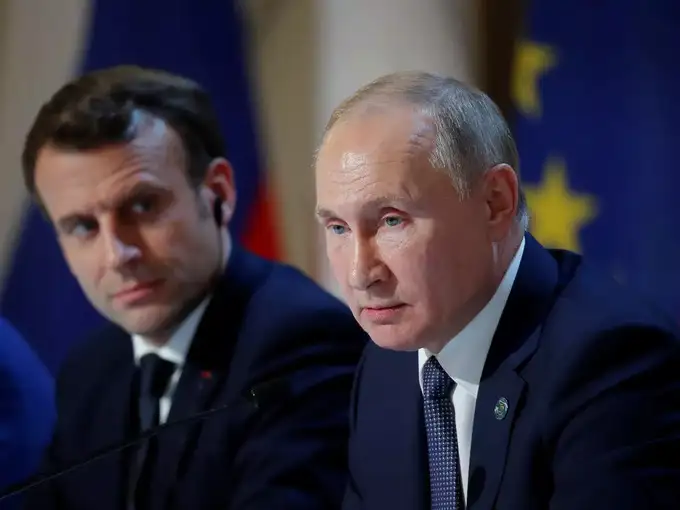 व्लादिमीर पुतिन इमैनुएल मैक्रों