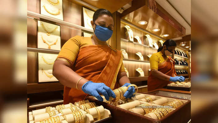 Gold-Silver Rates Today: सोन्याचा भाव ५२ हजारांवर गेला.