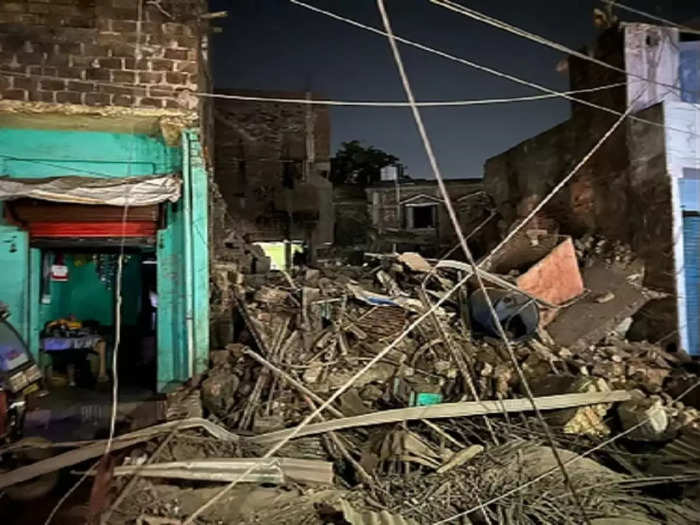 bihar news: बम धमाके से थर्राया भागलपुर : blast in midnight took lives in  tatarpur whole house grounded bihar - Navbharat Times