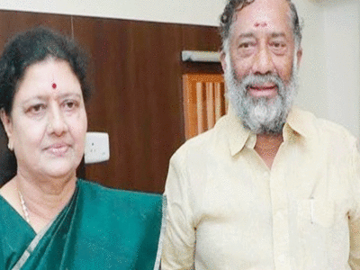 Tamil Nadu News: शशिकला से मुलाकात पर भड़की AIADMK, पन्नीरसेल्वम के भाई समेत 30 नेता पार्टी से बर्खास्त 