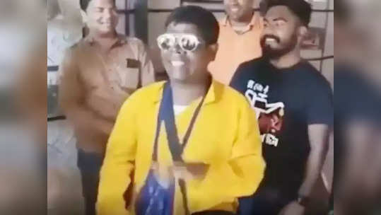 'काचा बादाम' गायक Bhuban Badyakar ने अपघातानंतर रचलं नवं गाणं, पाहा Viral Video