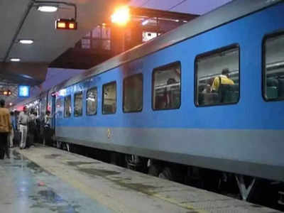 Indian Railway News: होली पर घर जाने की तैयारी कर रहे लोगों के लिए अच्छी खबर, रेलवे ने चलाईं कई स्पेशल ट्रेनें, यहां देखिए पूरी लिस्ट 