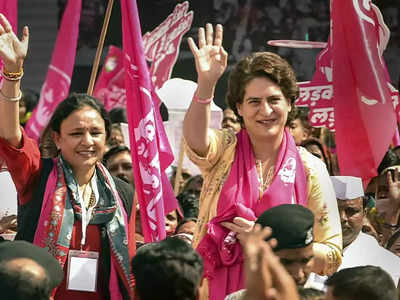 प्रियंका का लड़की हूं लड़ सकती हूं मार्च... गुलाबी झंडों और गुब्बारों से भर गईं लखनऊ की सड़कें 
