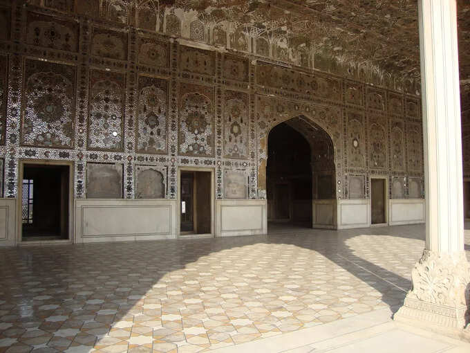 -sheesh-mahal-in-punjab-in-hindi