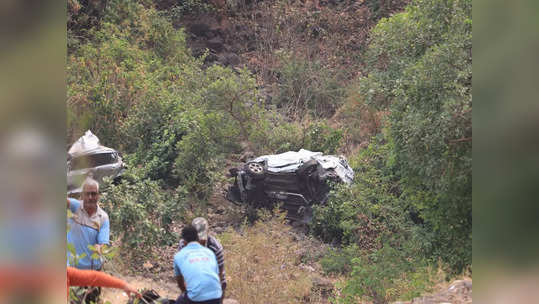 कार दरीत कोसळल्याने भीषण अपघात; आईसह ३ महिन्यांच्या बाळाचा करूण अंत