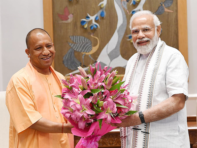 CM Yogi in Delhi: दिल्ली में उपराष्ट्रपति से मिले सीएम योगी, पीएम मोदी से मुलाकात में नई सरकार पर हुई बात! 