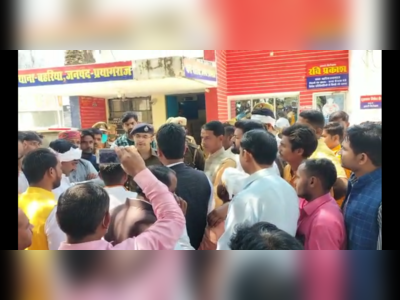 Prayagraj: बीजेपी की जीत का जश्न मानने पर हमला, एक की मौत, SSP ने चार पुलिसकर्मियों को किया निलंबित 
