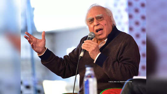 kapil sibal : 'काहींना घरची काँग्रेस बनवायची आहे', कपिल सिब्बल बरसले