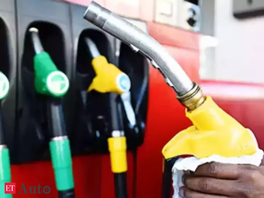 Petrol-Diesel Price Today: എണ്ണവിലയിൽ വൻ ഇടിവ്; ഇന്ധനവില ഉയരാതെ ഇരിക്കുമോ? 