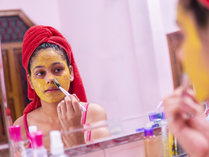 holi 2022 ubtan face wash to remove colour from your skin on holi