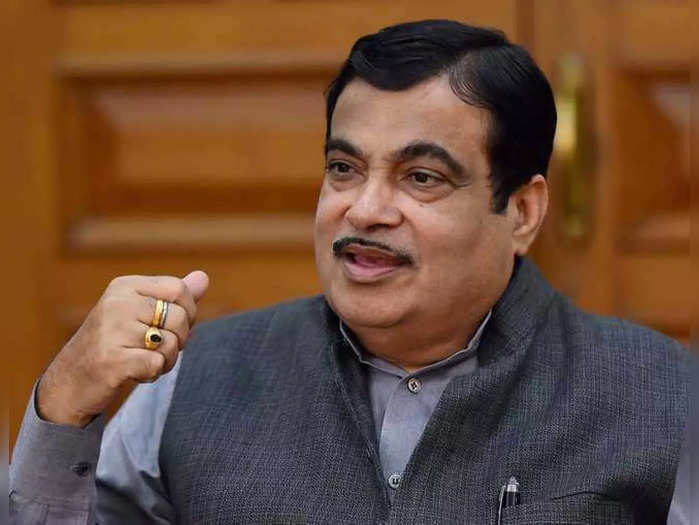 Development works will be carried out without bringing in politics: Gadkari