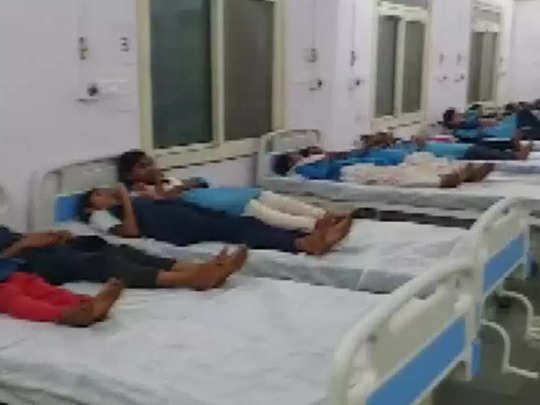 MP News : दाल में मरी हुई छिपकली, खाते ही बच्चों को उल्टी और दस्त, 54 को अस्पताल में कराया गया भर्ती 