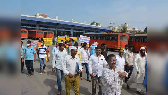 st strike news : अल्टिमेटम संपण्यात... 'संपकरी एसटी कर्मचारी आता अतिरेक करताहेत', शिवसेनेच्या मंत्र्याचा इशारा