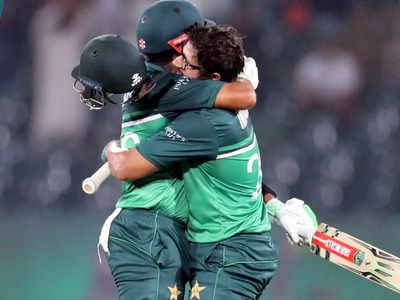 PAK vs AUS Highlights: बाबर आजम और इमाम उल हक के शतकों के आगे बौना साबित हुआ रनों का पहाड़, पाकिस्तान ने ऑस्ट्रेलिया को 6 विकेट से हराया 