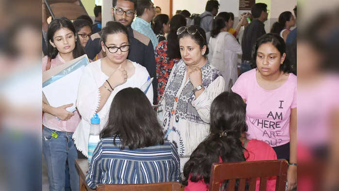 नवीन वैद्यकीय शिक्षण प्रणाली अंतर्गत विद्यार्थ्यांना 'हे' काम करणे अनिवार्य