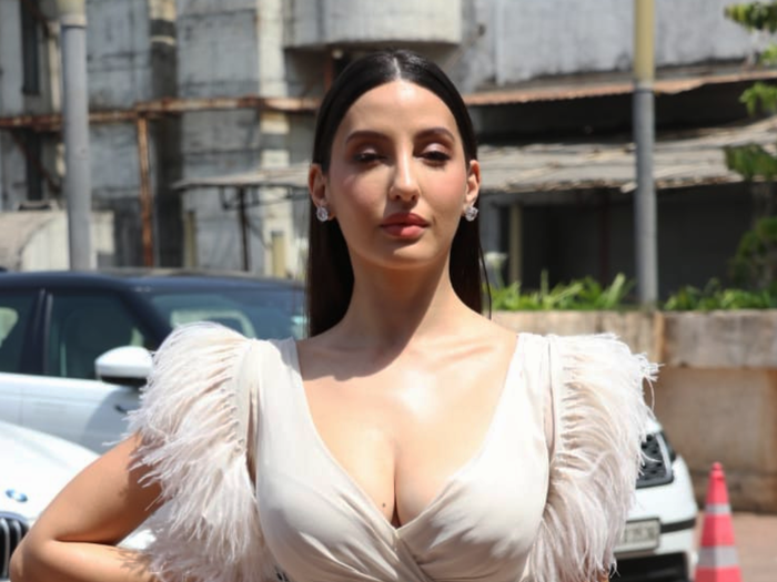 nora fatehi looks super hot in white feather frock style dress for dance deewane juniors