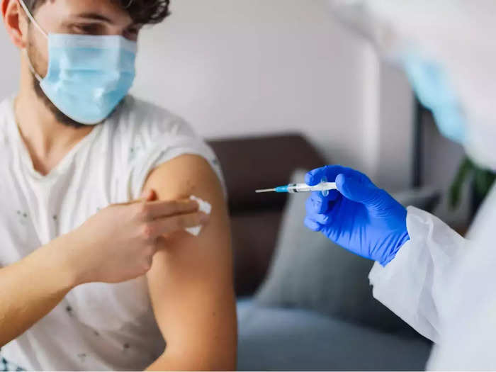 booster dose of corona vaccine will be given to all above 18 years of age from april 10. know about its benefits and side effects and whether this booster dose is beneficial in preventing the fourth wave of corona.