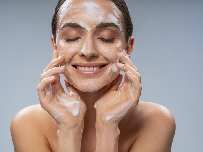 dermatologist shares tips to choose the right face wash for your skin