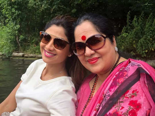 Shilpa Shetty की मां Sunanda Shetty को कोर्ट से बड़ी राहत, धोखाधड़ी केस में मिली अग्र‍िम जमानत 