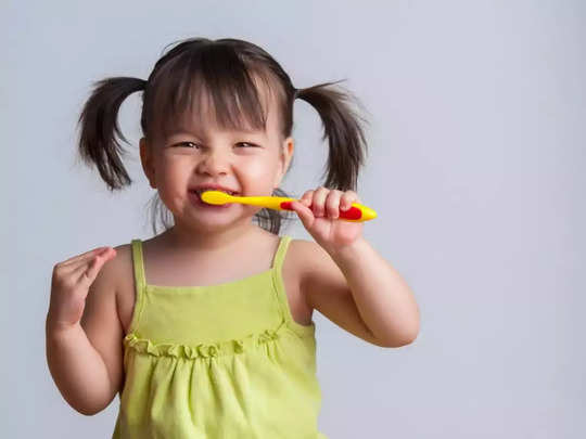 Child Teeth Care : लहानपणापासूनच मुलांचे दात Cavity Free कसे ठेवाल? ५ टिप्स 