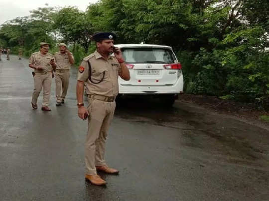 Bihar News: मोबाइल खोलेगा मौत का राज? बेतिया में सर्विस रिवॉल्वर से सिपाही ने खुद को गोली से उड़ाया 