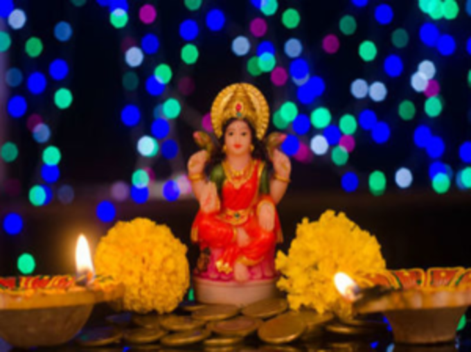 माता लक्ष्मी की करें पूजा