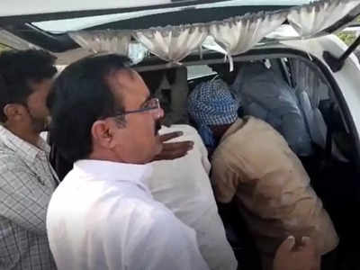 Ashoknagar News : घायलों के लिए शिवराज के मंत्री ने रोकी गाड़ी, अपने वाहन से सबको पहुंचाया अस्‍पताल 