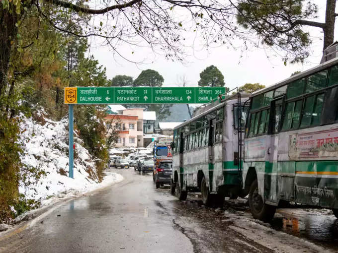 -travel-by-bus-or-train-for-manali
