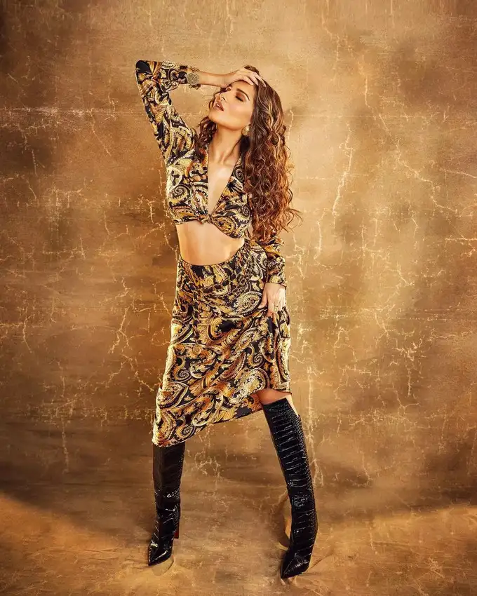 कर्ली हेयर्स