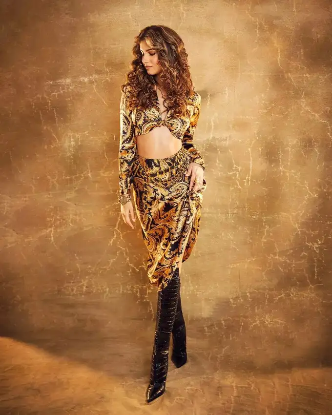 प्रिंटेड आउटफिट