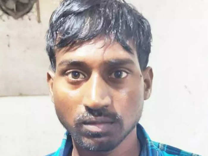 bihar vehicle thief gangster: son of the leader, minister in rabri  government, escaped by stealing the car, first the public had beaten him to  death in theft of the son's bike. राबड़ी
