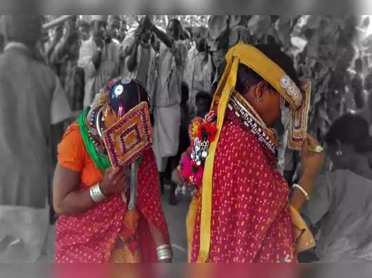 Maharashtra News: मह‍िला ने जाति से बाहर की शादी, पंचायत का तुगलकी फरमान- छोड़ना होगा सरकारी लाभ 