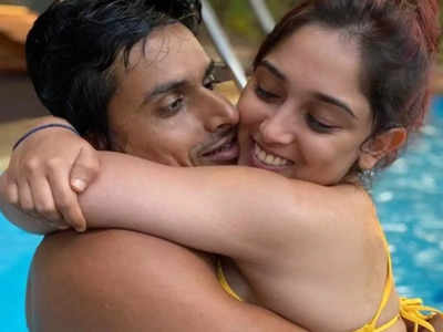 आमिर खान की बेटी आइरा खान ने ब्रालेट में बढ़ाया पारा, बॉयफ्रेंड संग स्विमिंग पूल में लगाई डुबकियां 