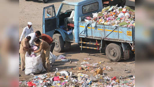 कचरा वाहतुकीसाठी ३०० कोटी