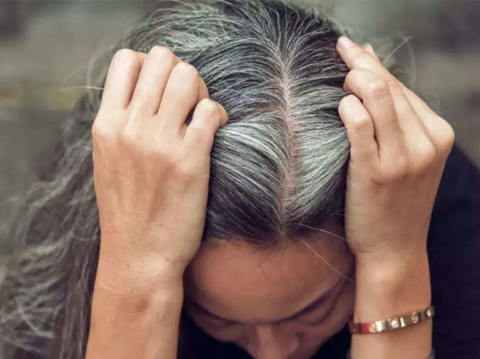 White Hair Astrology : कहीं इस वजह से तो आपके बाल नहीं हो रहे हैं सफेद, करें ये उपाय