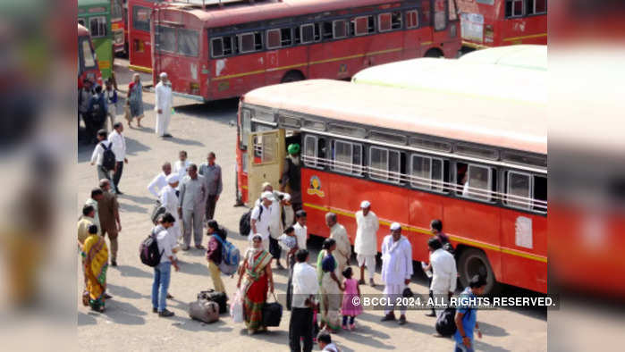 संपानंतर एसटी कर्मचाऱ्यांना मिळाला पहिला पगार; पण वरिष्ठ कर्मचाऱ्यांमध्ये नाराजी