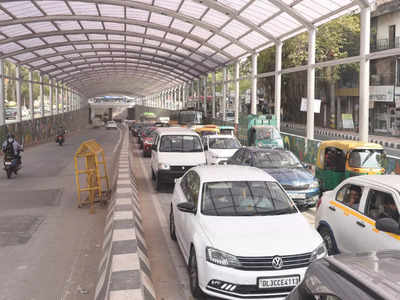 Delhi Traffic Jaam: आश्रम अंडरपास शुरू होने से भी नहीं जाम से छुटकारा, पैदल रोड क्रॉस करने वाले लगा रहे हैं जाम 