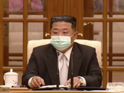 उत्‍तर कोरिया में कोरोना के कहर से डरा तानाशाह किम जोंग उन, पहली बार पहना मास्‍क! लॉकडाउन 