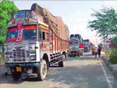 Faridabad Crime News : उल्लू की निगरानी में हर रात 100 करोड़ की जीएसटी चोरी, 13 ट्रक पकड़े गए 