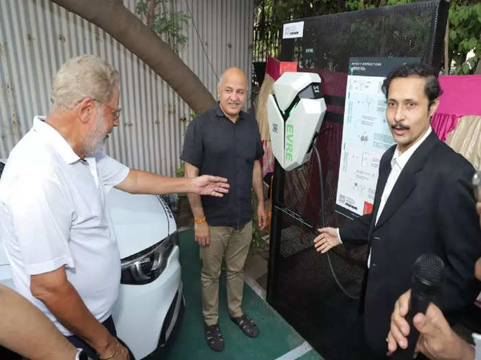 EV Charging Facility In East Delhi By EVRE