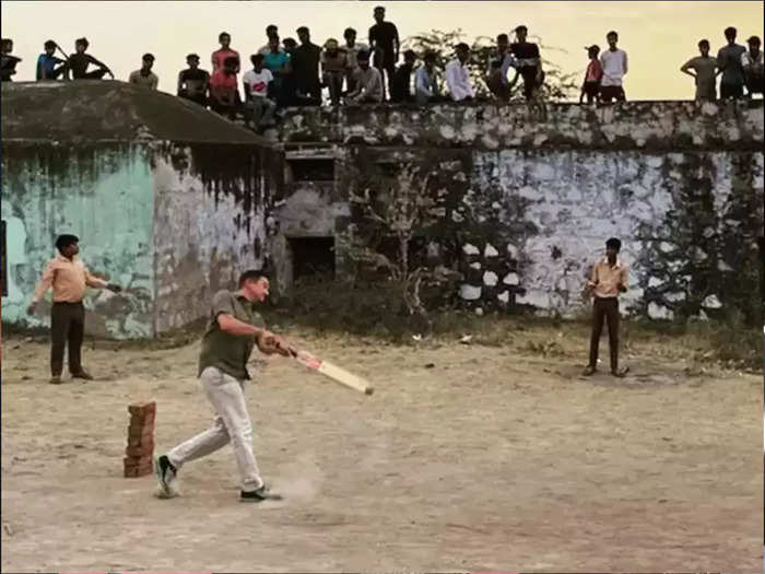 Jeremy Renner posted a picture of him playing cricket with kids in Alwar