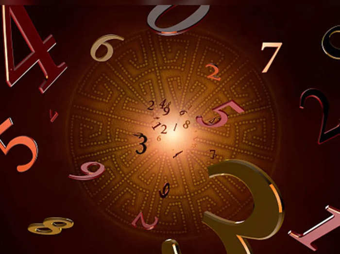Numerology Horoscope अंक ज्योतिष 18 मई 2022 : सोच समझकर फैसले लें इस मूलांक के लोग, आज फंस सकता है आपका धन