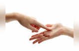 Hand Palmistry : हाथ पर मौजूद तिल से जानें कैसी रहेगी आपकी आर्थिक स्थिति